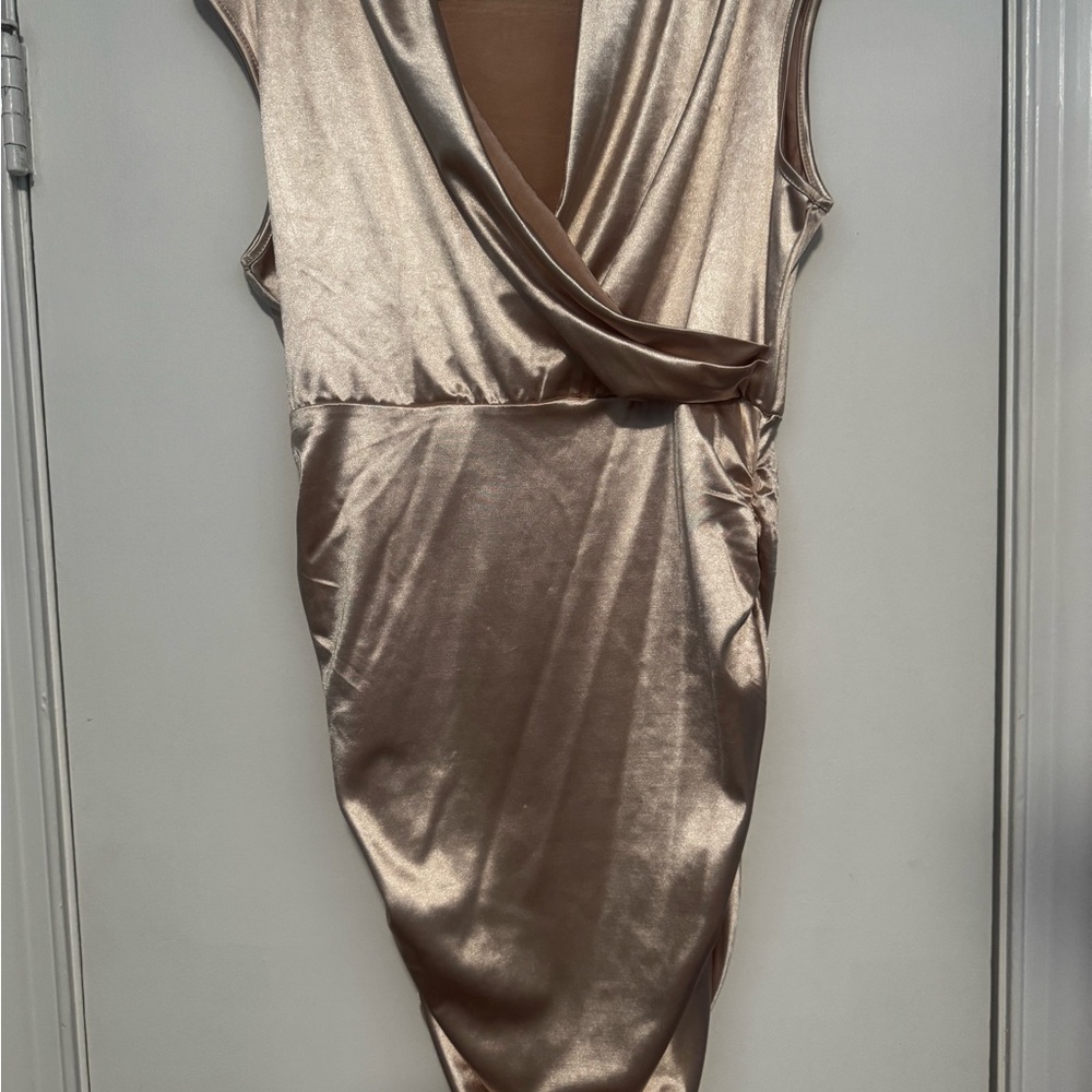 Elegant Gold Sleeveless Dress